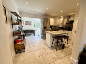Open Plan Living - click for photo gallery